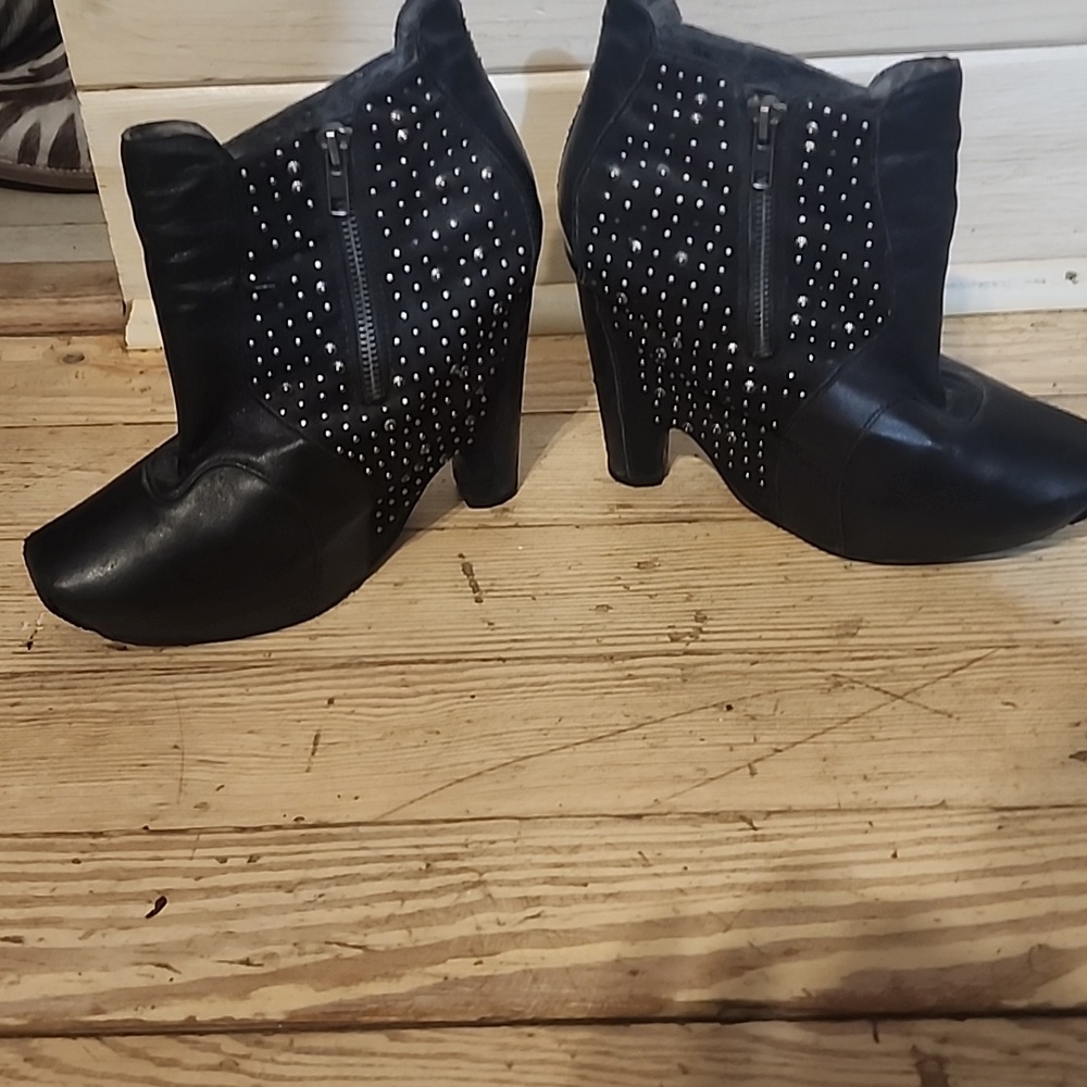 Ladies booties - Picture 4 of 4